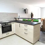 Karins لامبرتهايم
