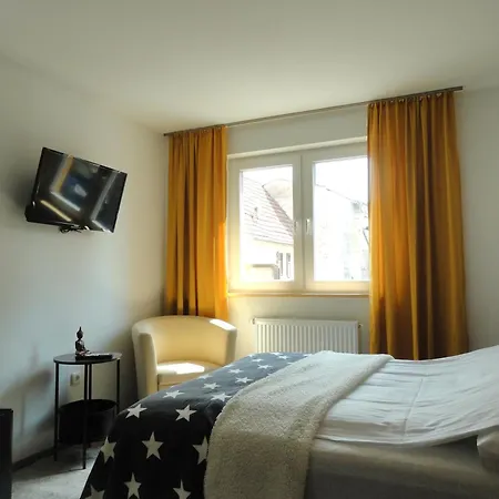 Karins למפרטהיים