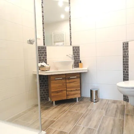 בית נופש Karins *